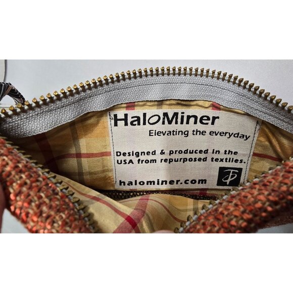 Handmade Upcycled Tweed Zipper Wristlet By Eco-Conscious Designer HaloMiner - Picture 4 of 7